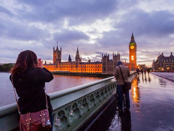 Colgate students travelling in London take a break from their schedule to photograph Big Ben at dusk.