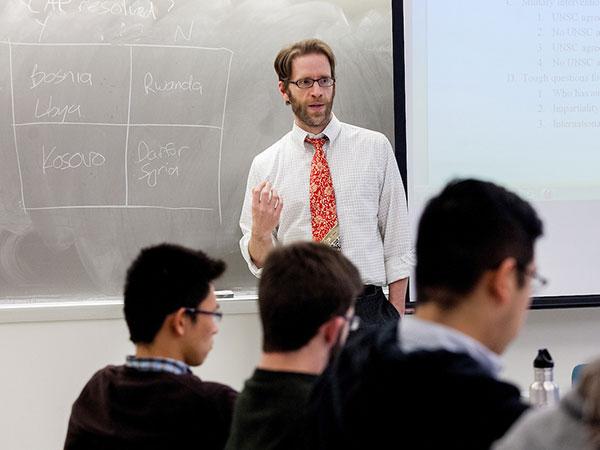 Associate Professor Ed Fogarty leads a classroom discussion.