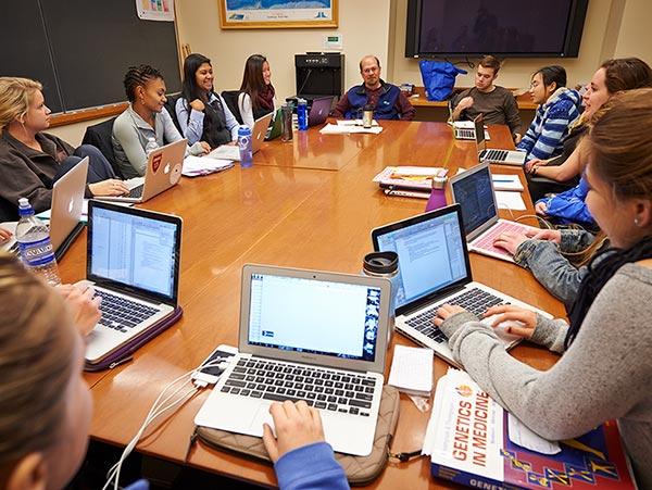 Professor Bob Turner leads a discussion in an environmental studies class