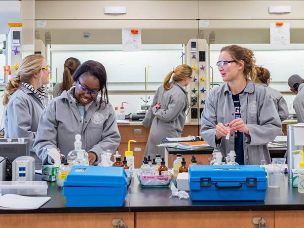 Students work in the renovated organic chemistry lab in Wynn Hall March 6, 2019.