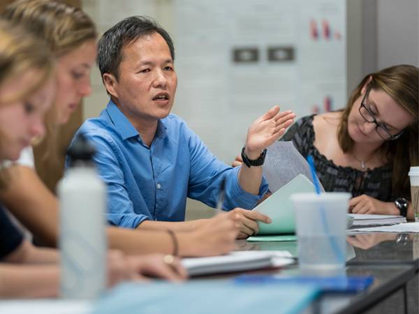 Wan-chun Liu, Assistant Professor of Neuroscience, teaches a class.