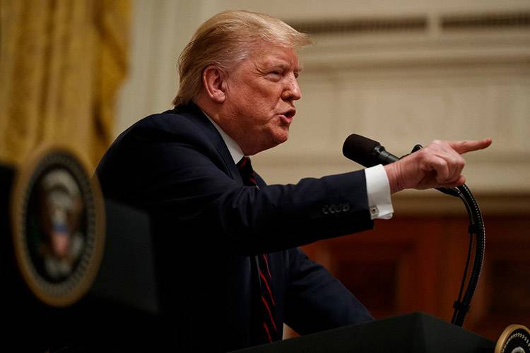 Donald Trump pointing finger
