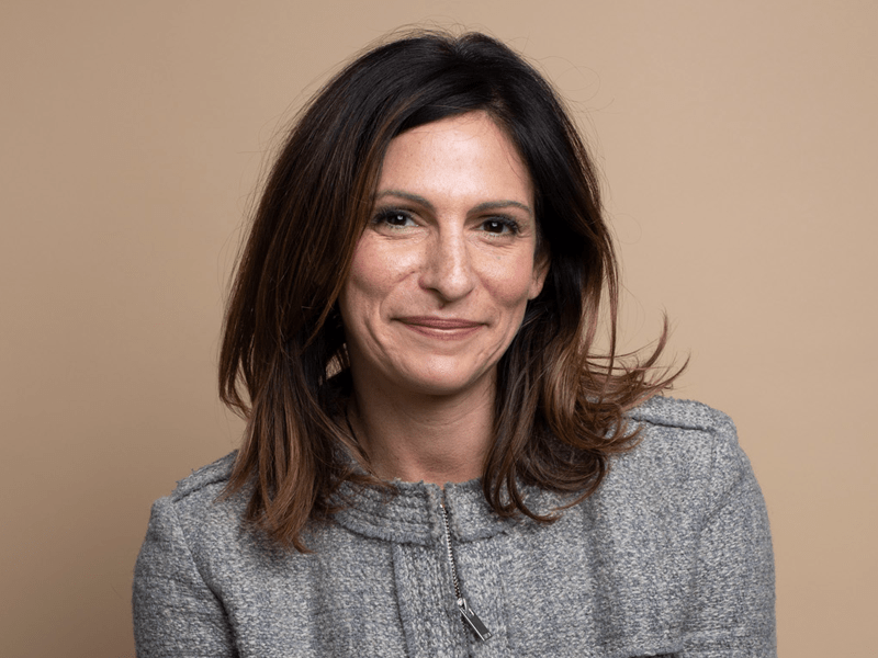 Julie DeLoca Headshot