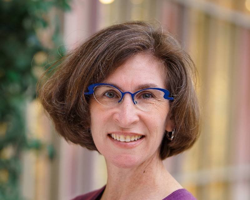 Liz Marlowe headshot