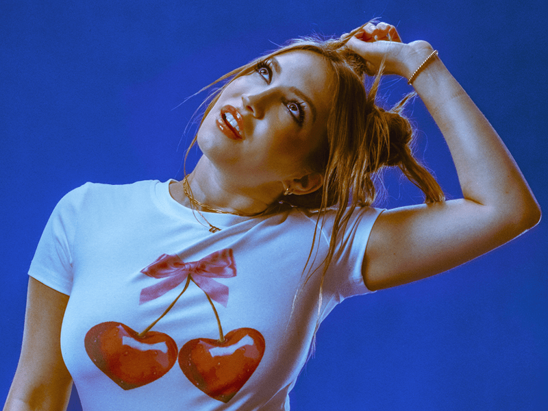 A photo of indie-pop artist Lisa Heller