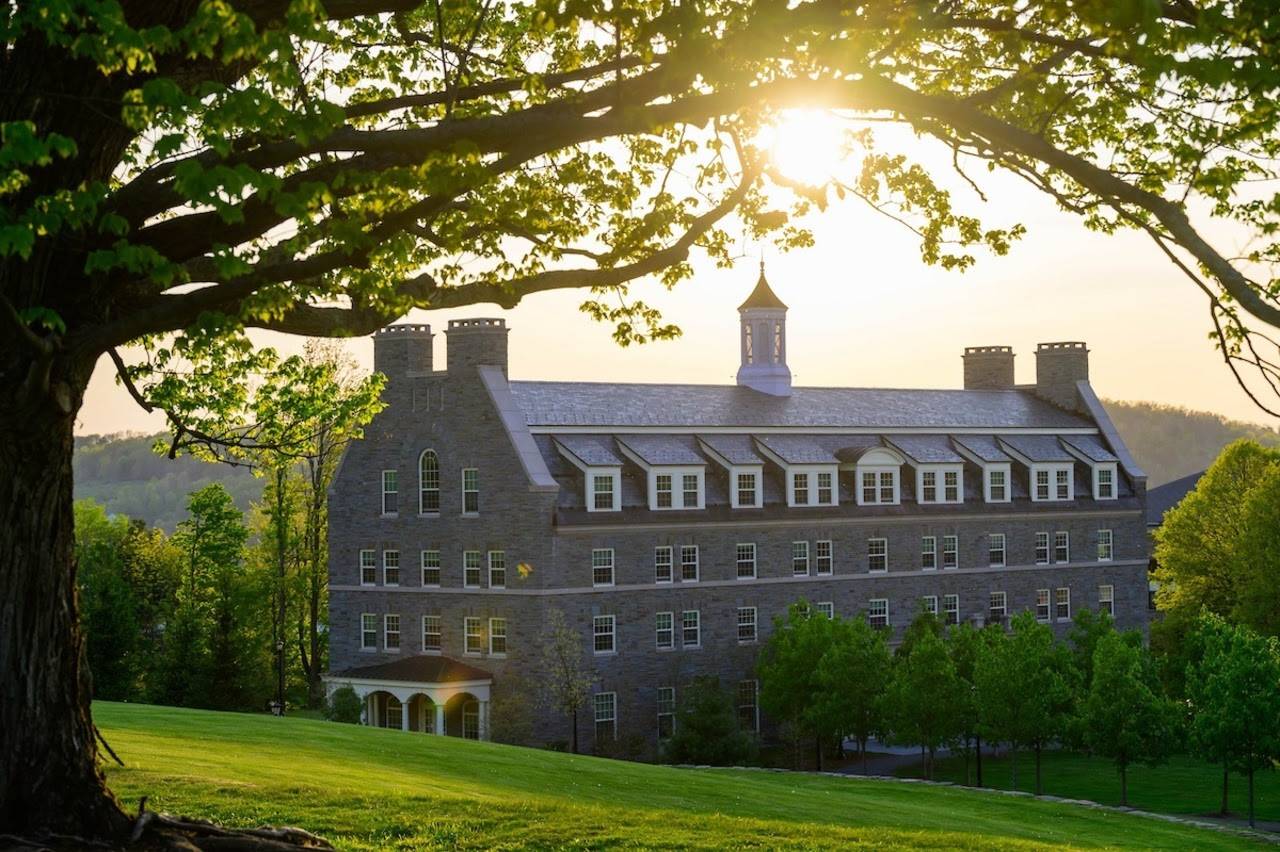An image of a Colgate residence hall on a sunny day.